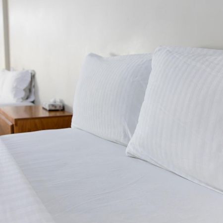 La Huerta Inn & Suites Cuauhtémoc Esterno foto